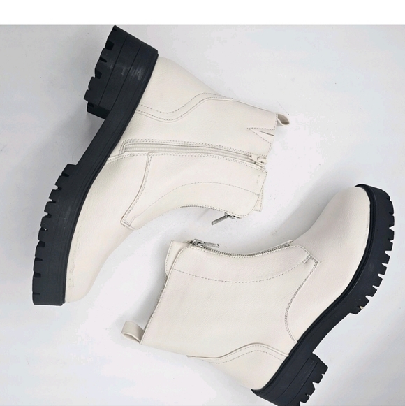 New York And Company Allie White Block Heel Lug Sole Ankle Boots Size 10 - Picture 10 of 13